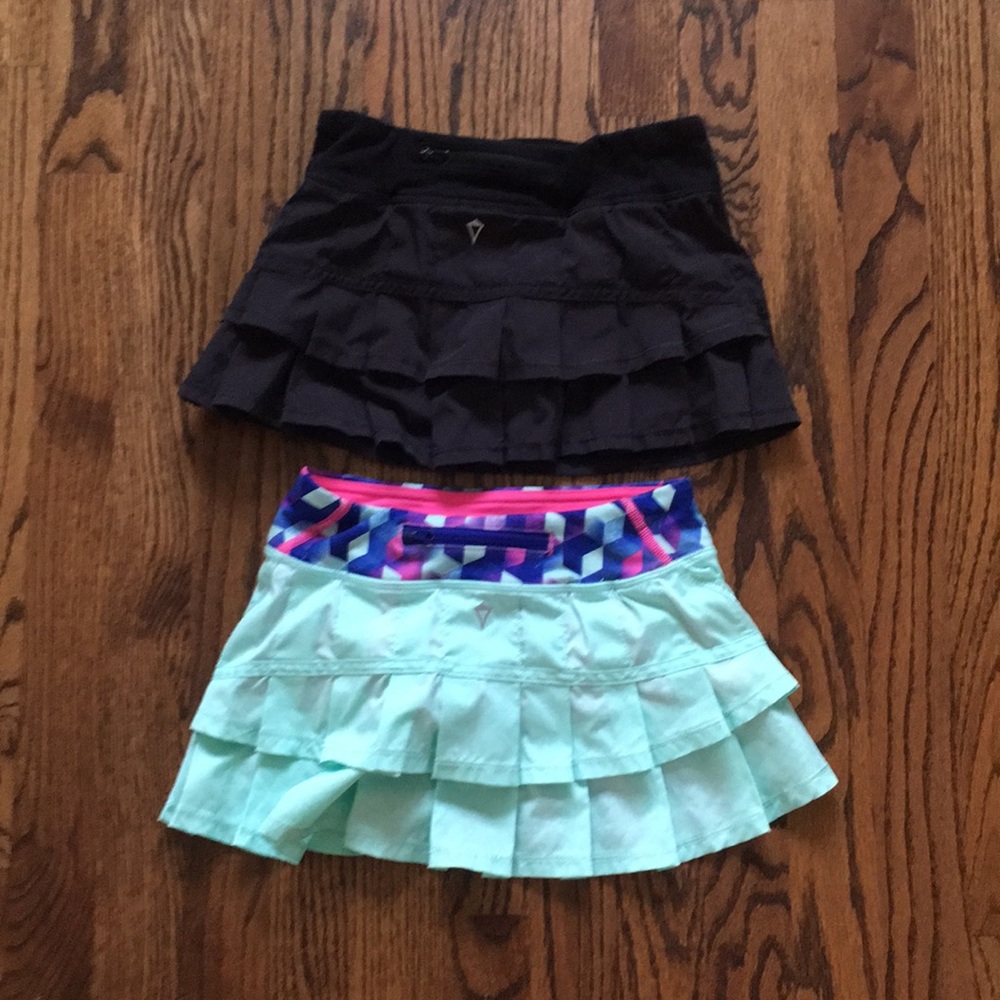 Set of 2 Ivivva skirts skorts excellent sz 8